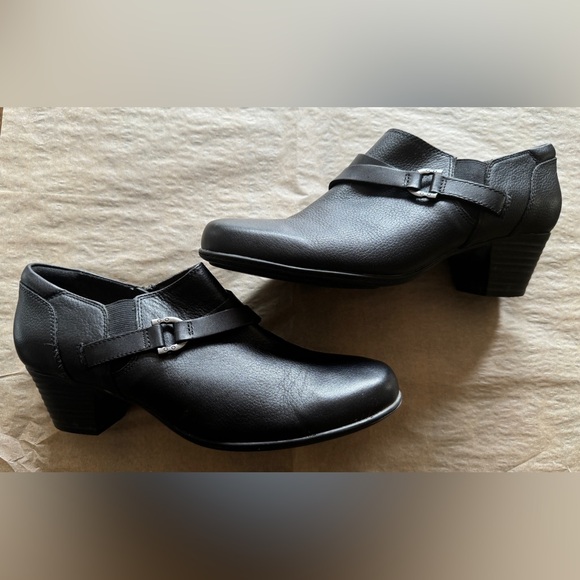 CLARKS Women’s Low Ankle Leather Heel Boots - Black - Size 41 EU / 9.5 US - Picture 10 of 16